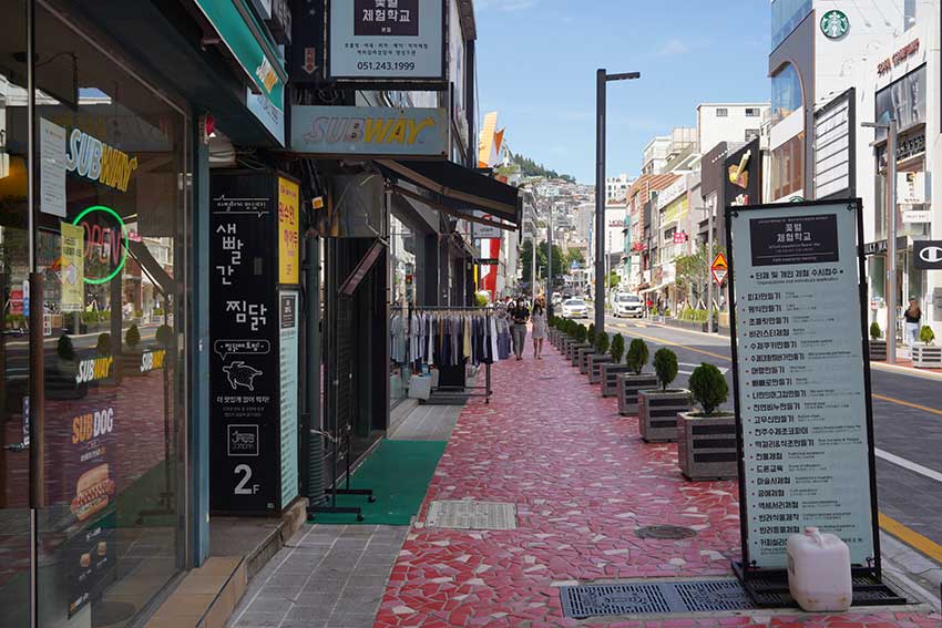 釜山南浦洞の映画メモリアルストリートの歩道