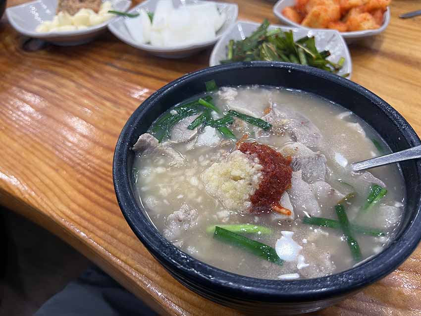 陜川一流テジクッパ